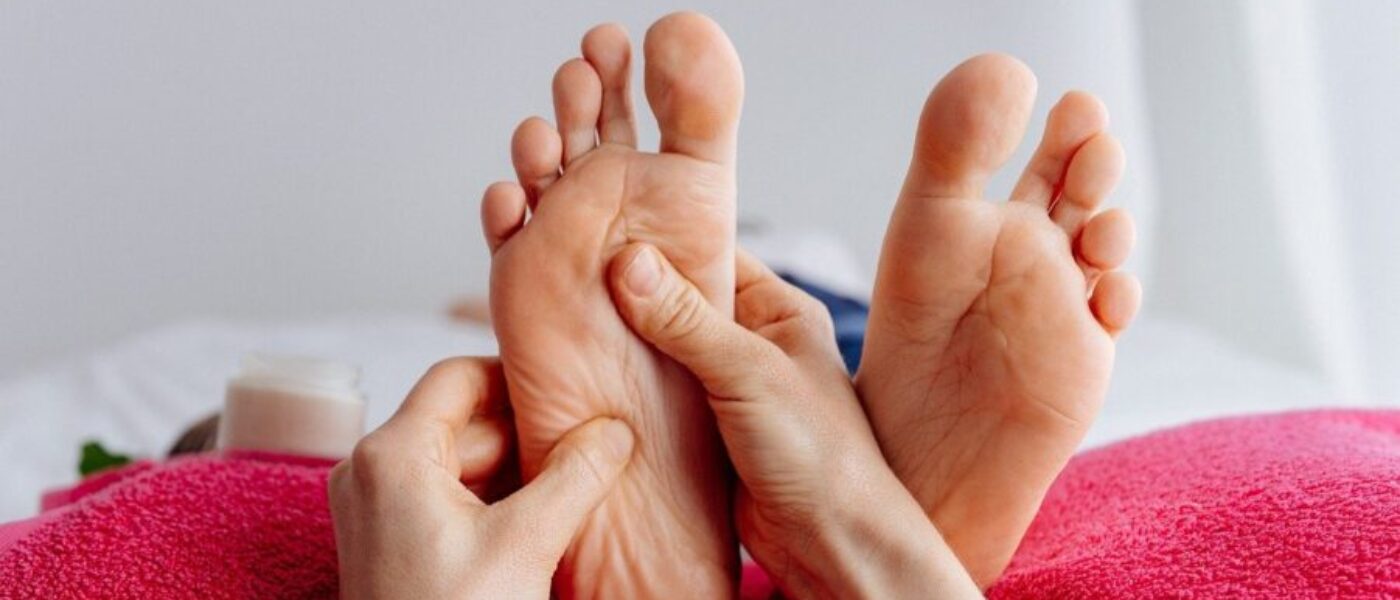 Comment_soulager_les_pieds_gonflés_avec_le_drainage_lymphatique?